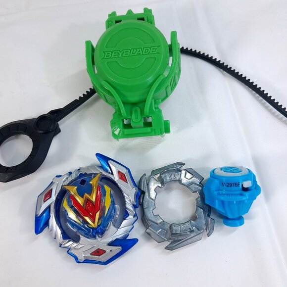 Beyblade Burst Turbo SlingShock Wonder Valtryek V4 12 Volcanic-S silver blue - Picture 1 of 8